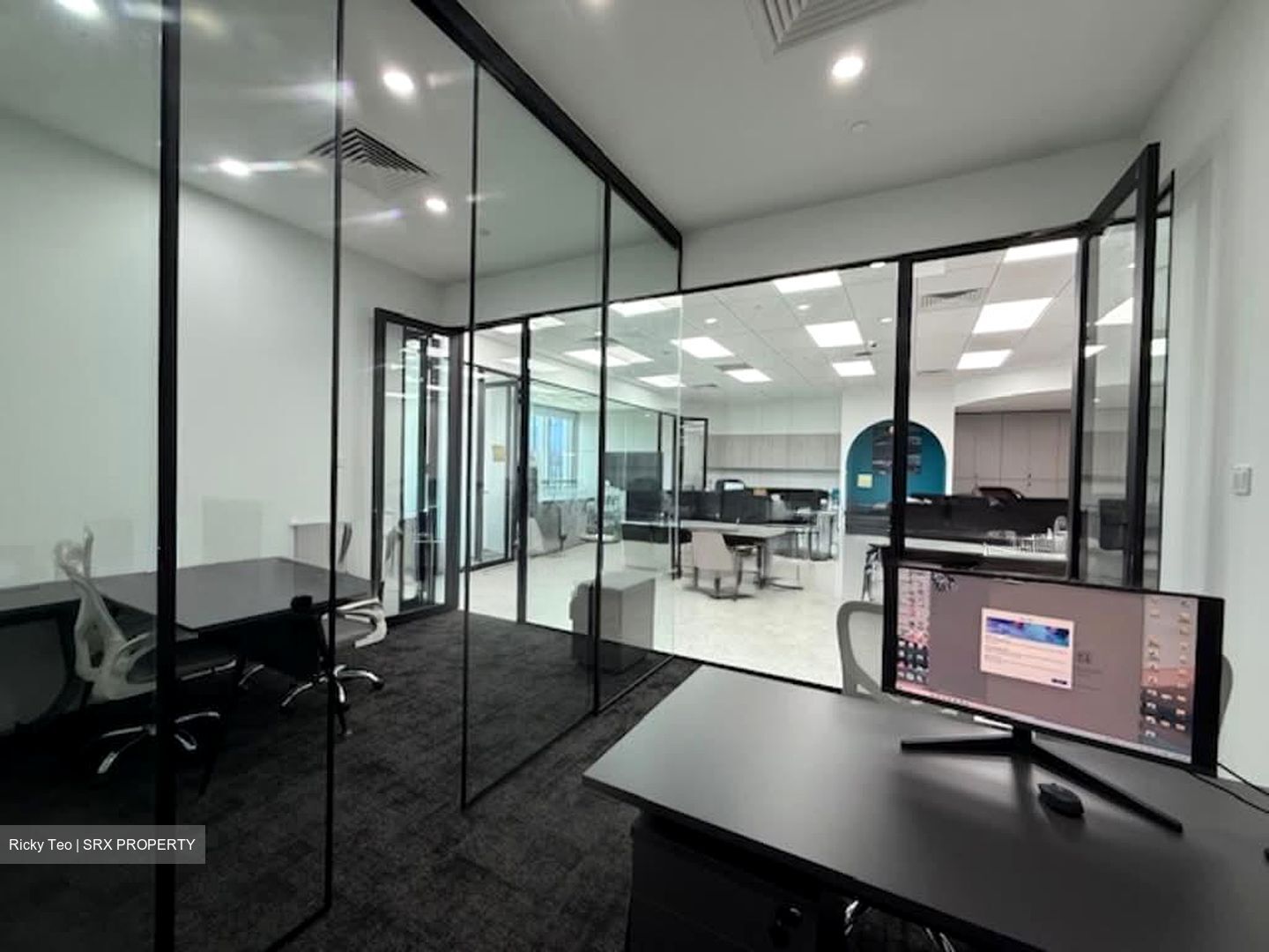 Kallang Way (D13), Factory #536391891